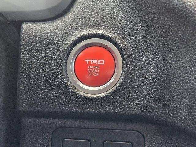 Toyota Tundra SR5 CrewMax 4WD 2024