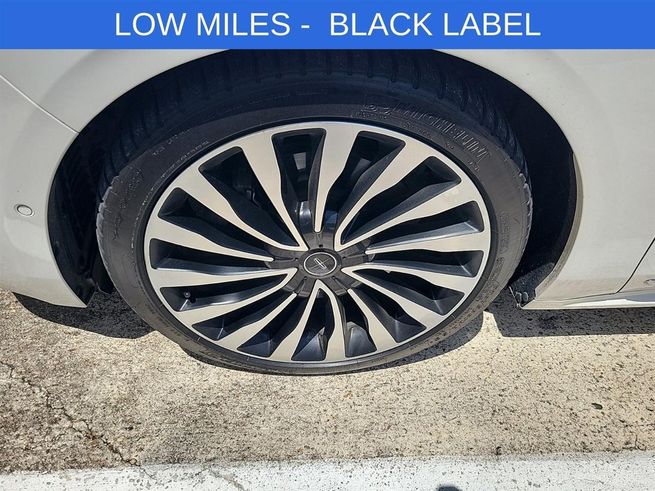 Lincoln Continental Black Label AWD 2017
