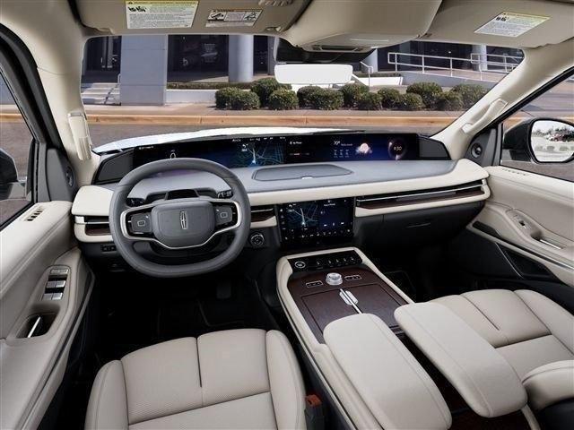 Lincoln Navigator  2027