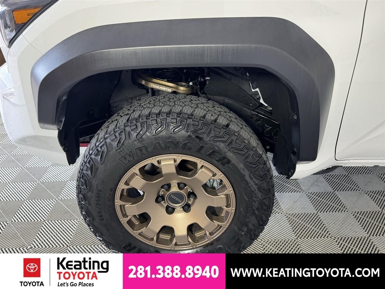 Toyota Tacoma Double Cab 4WD 2025