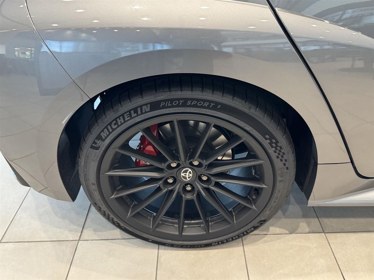 Toyota GR Corolla Base 2026