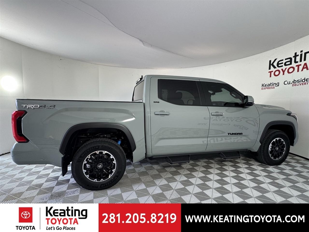 Toyota Tundra SR5 CrewMax 4WD 2026