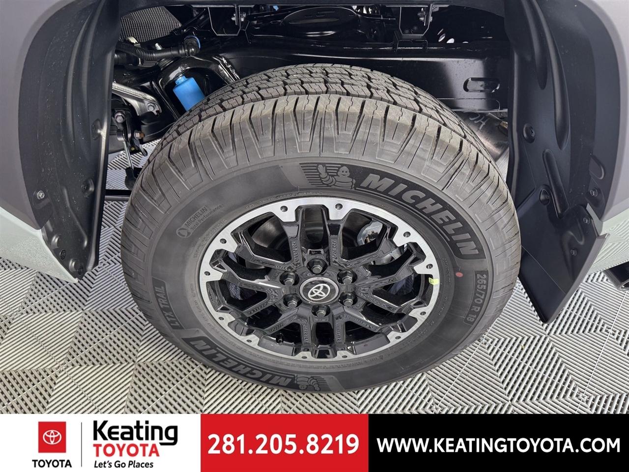 Toyota Tundra SR5 CrewMax 4WD 2026