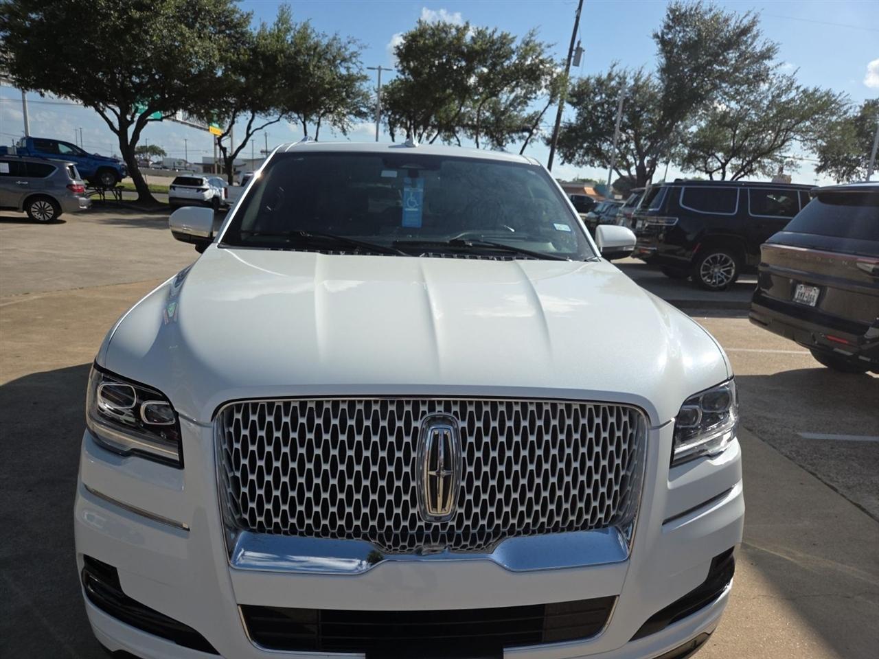 Lincoln Navigator L Reserve 4WD 2023