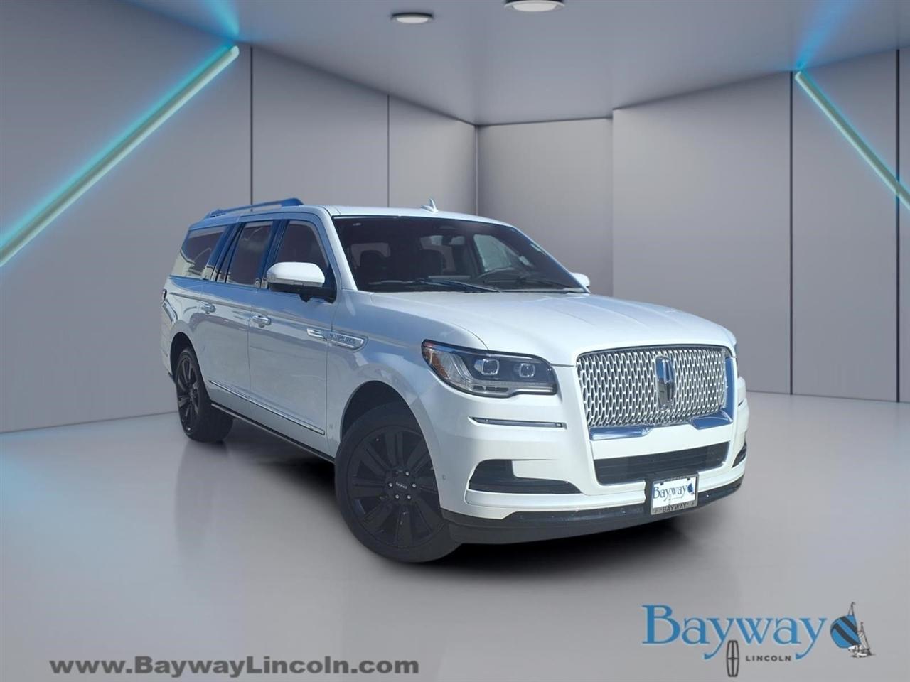 Lincoln Navigator L Reserve 4WD 2023