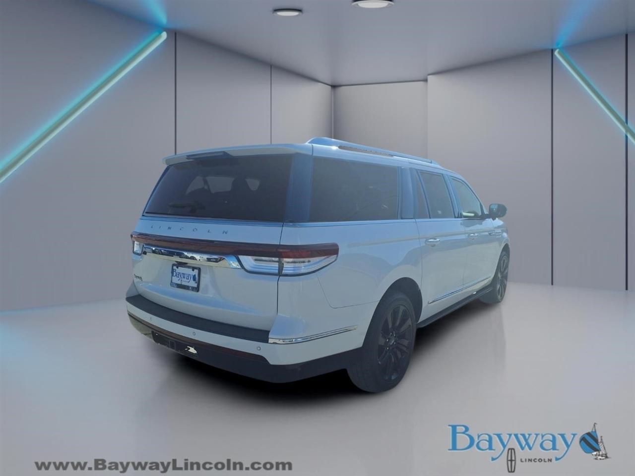 Lincoln Navigator L Reserve 4WD 2023
