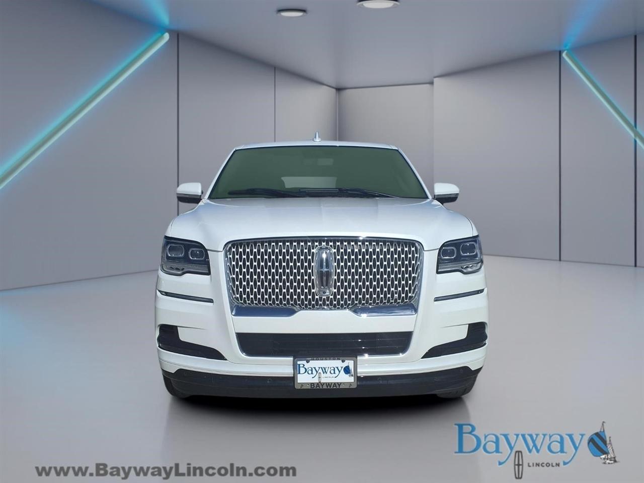 Lincoln Navigator L Reserve 4WD 2023