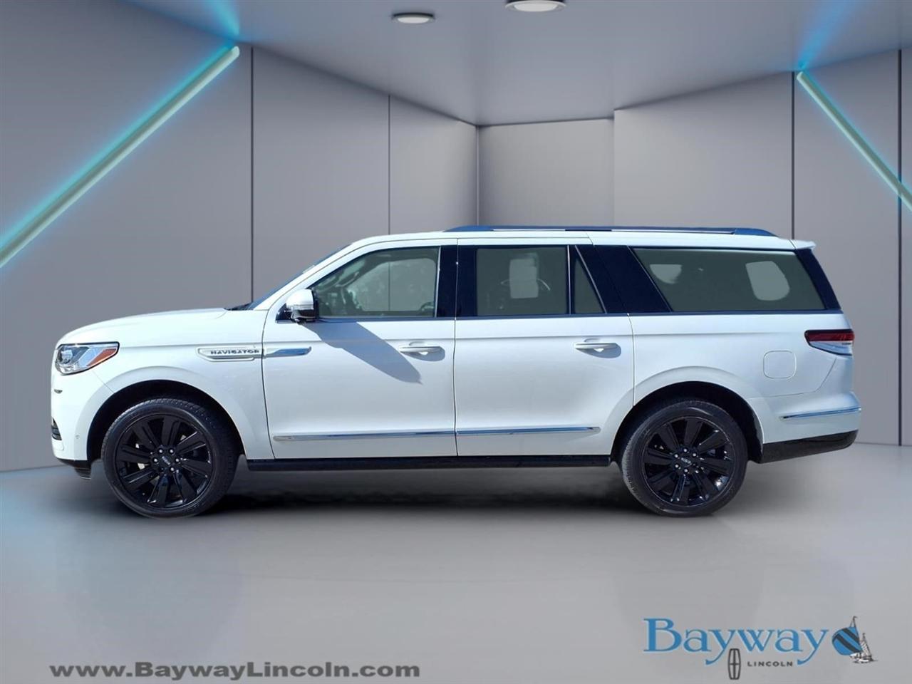 Lincoln Navigator L Reserve 4WD 2023