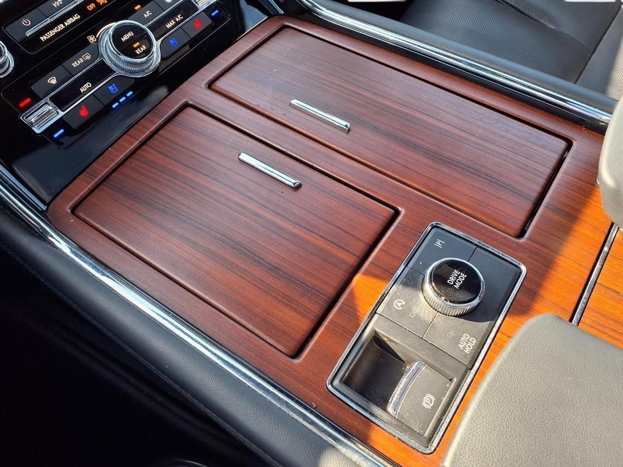 Lincoln Navigator L Reserve 4WD 2023