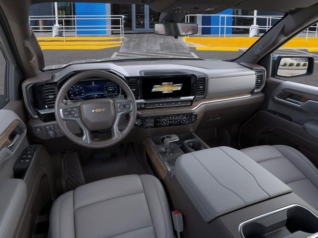 Chevrolet Silverado 1500 LT Crew Cab 4WD 2026