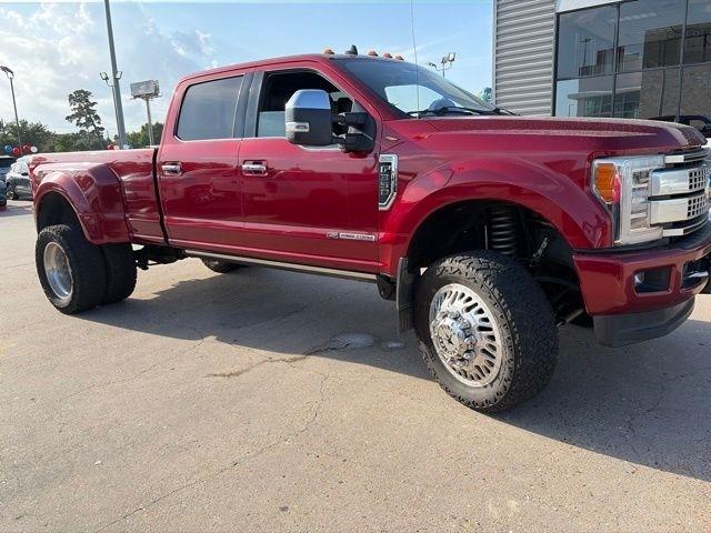 Ford F-350 SD Platinum Crew Cab Long Box 4WD DRW 2019