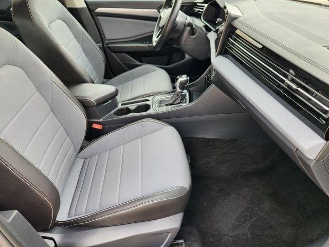 Volkswagen Jetta SE 2025