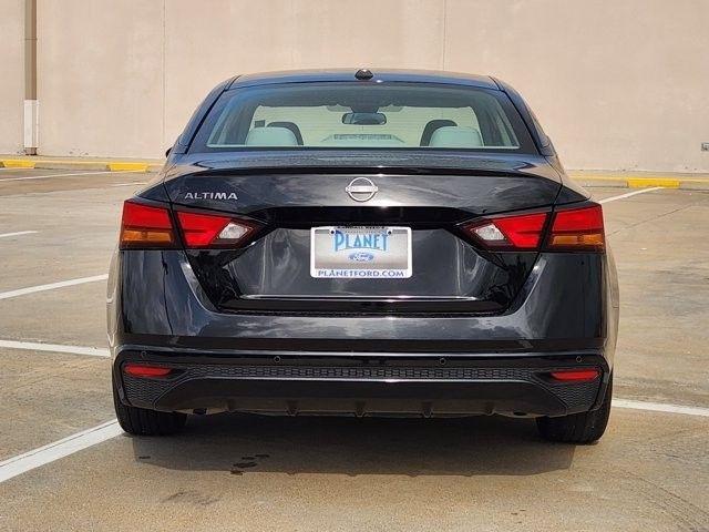 Nissan Altima 2.5 SV 2025