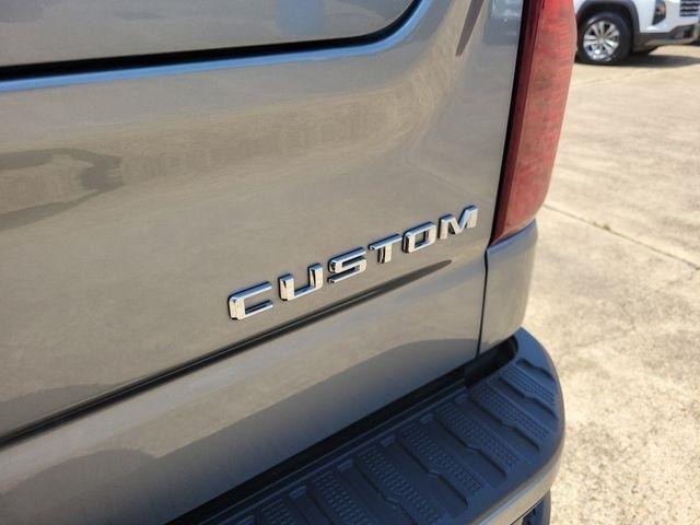 Chevrolet Silverado 1500 Custom Crew Cab 2WD 2026