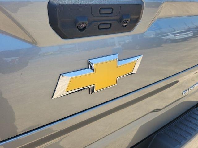 Chevrolet Silverado 1500 Custom Crew Cab 2WD 2026
