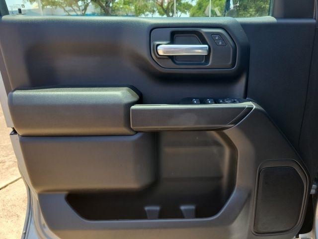Chevrolet Silverado 1500 Custom Crew Cab 2WD 2026