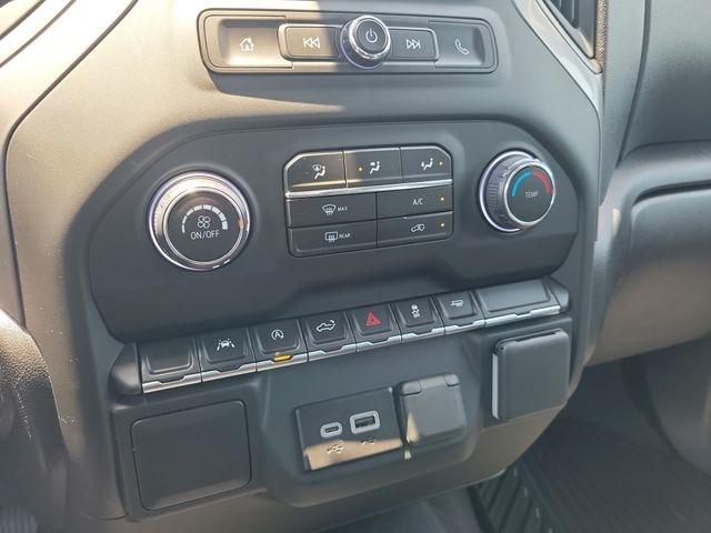 Chevrolet Silverado 1500 Custom Crew Cab 2WD 2026