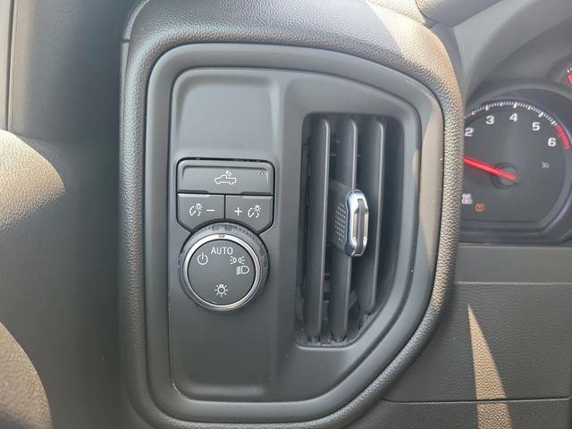 Chevrolet Silverado 1500 Custom Crew Cab 2WD 2026