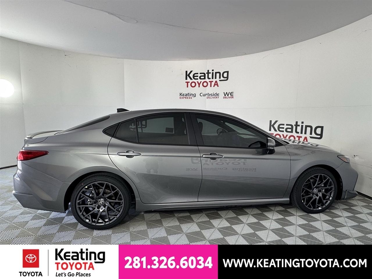 Toyota Camry Hybrid XLE 2026