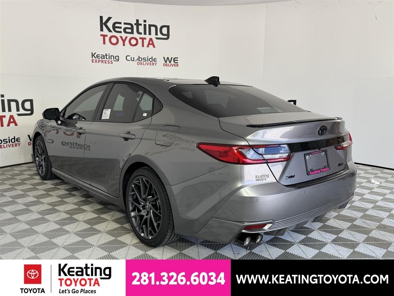Toyota Camry Hybrid XLE 2026