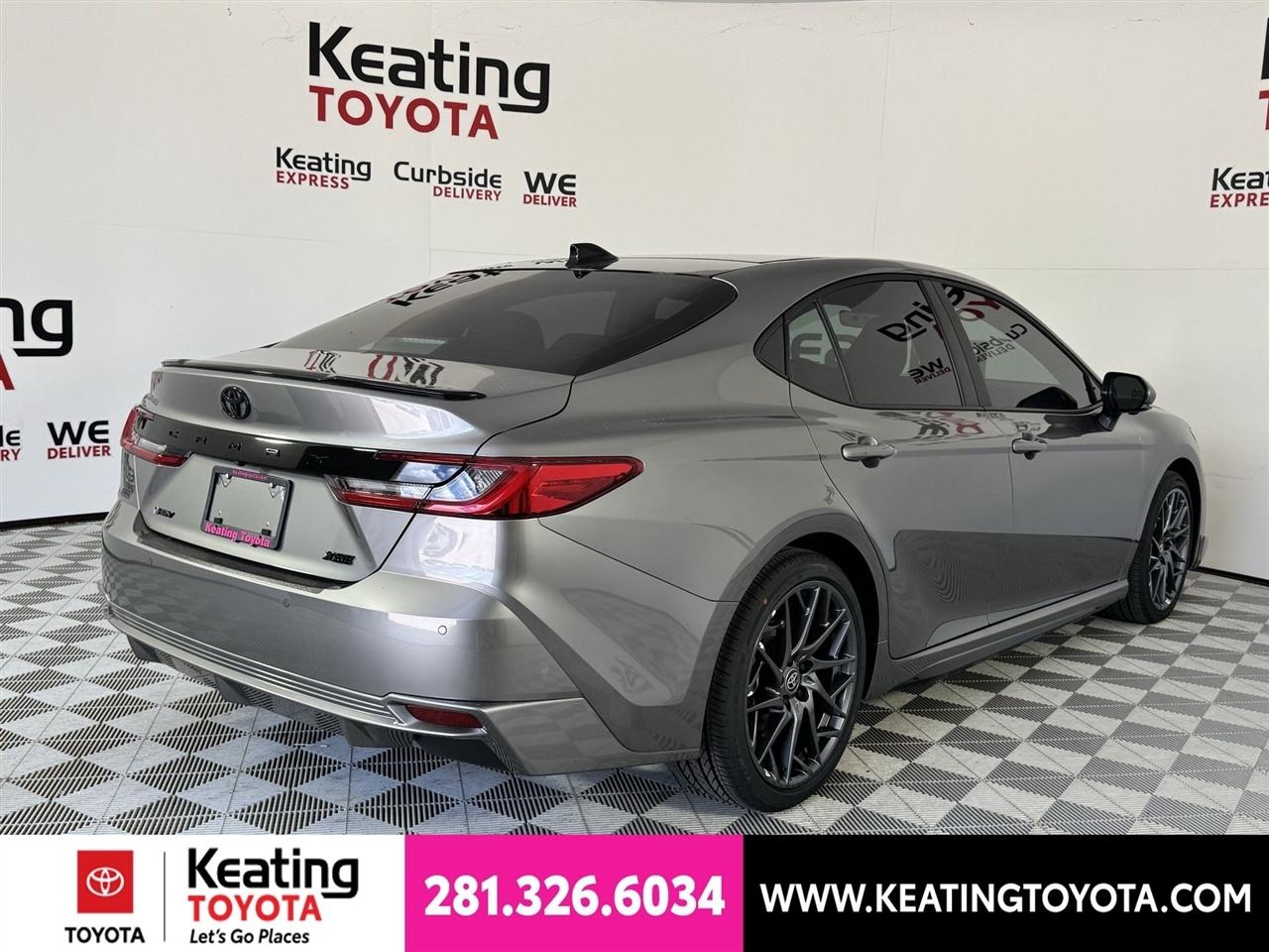 Toyota Camry Hybrid XLE 2026