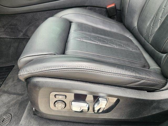 BMW X5 M60i 2025