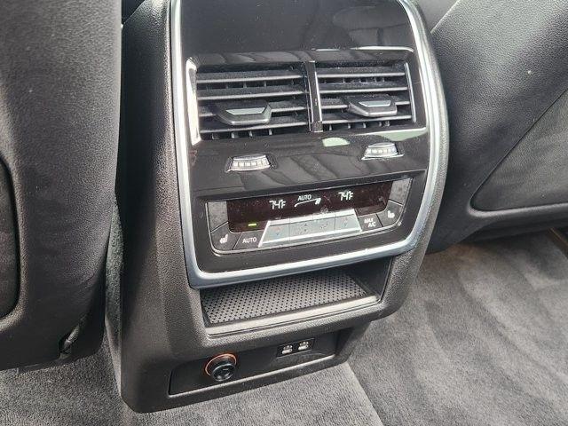 BMW X5 M60i 2025