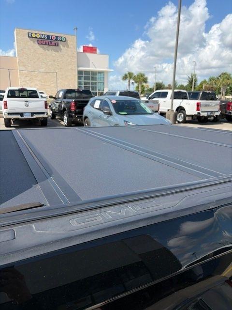 GMC Sierra 1500 AT4 Crew Cab Long Box 4WD 2021