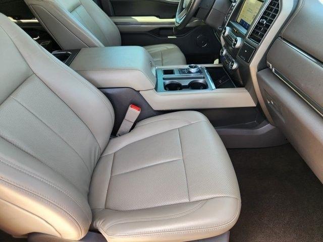 Ford Expedition XLT 2021