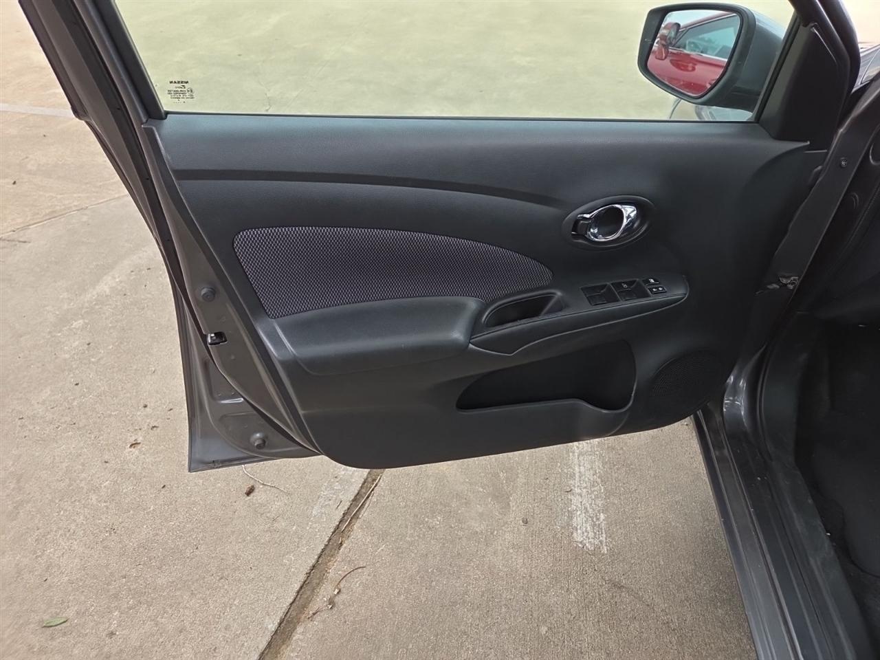 Nissan Versa 1.6 S 5M 2016