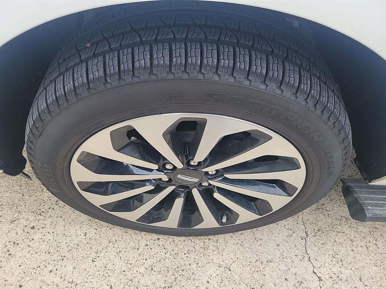 Lincoln Navigator L Reserve 4WD 2023