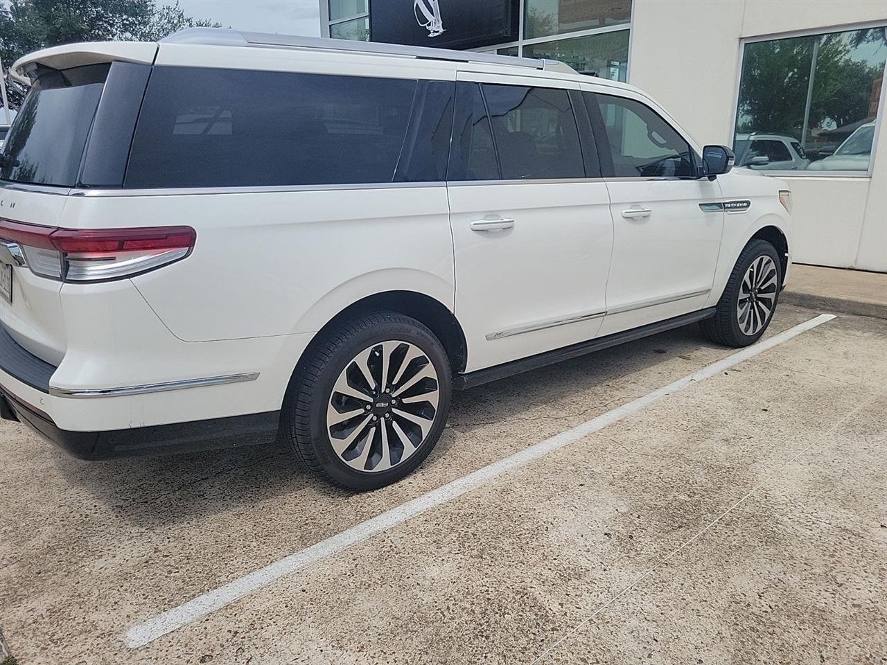 Lincoln Navigator L Reserve 4WD 2023