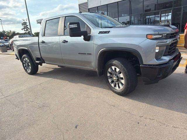 Chevrolet Silverado 2500HD Custom Crew Cab Long Box 4WD 2024