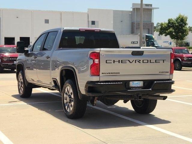 Chevrolet Silverado 2500HD Custom Crew Cab Long Box 4WD 2024