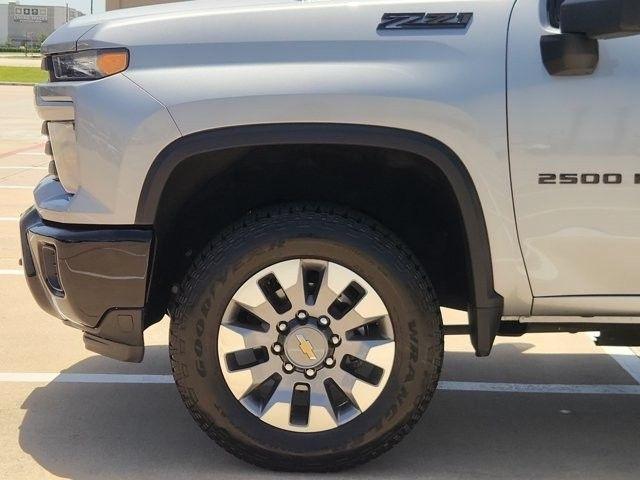 Chevrolet Silverado 2500HD Custom Crew Cab Long Box 4WD 2024