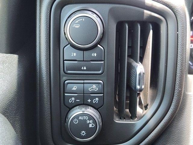 Chevrolet Silverado 2500HD Custom Crew Cab Long Box 4WD 2024