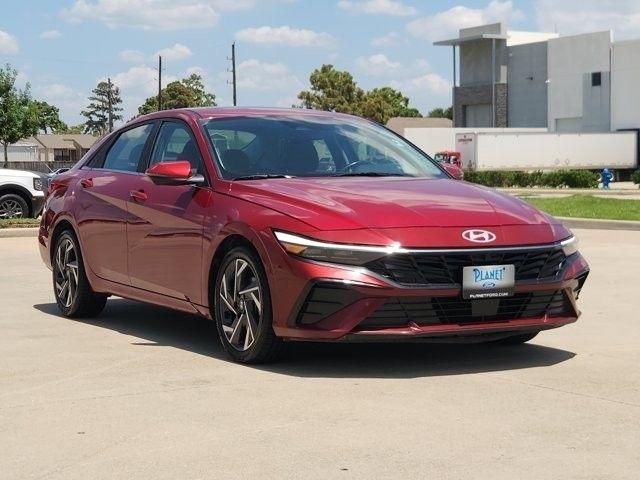 Hyundai Elantra  2024