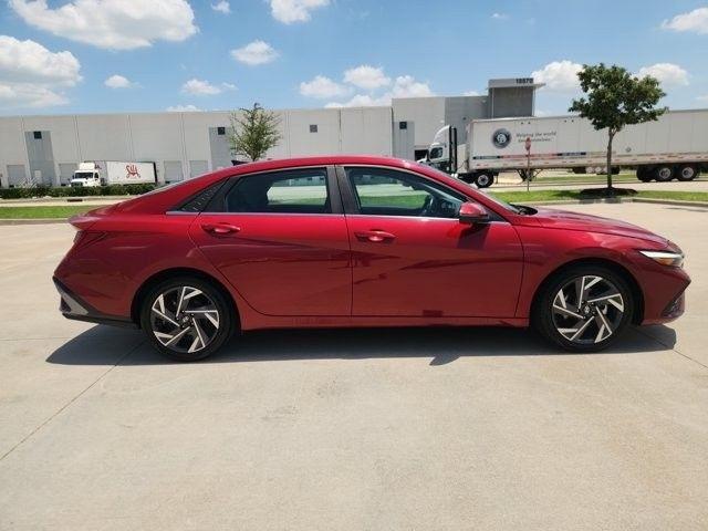Hyundai Elantra  2024