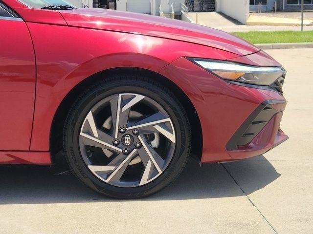 Hyundai Elantra  2024