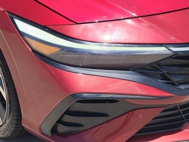 Hyundai Elantra  2024