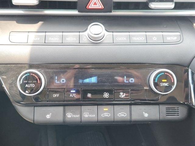 Hyundai Elantra  2024