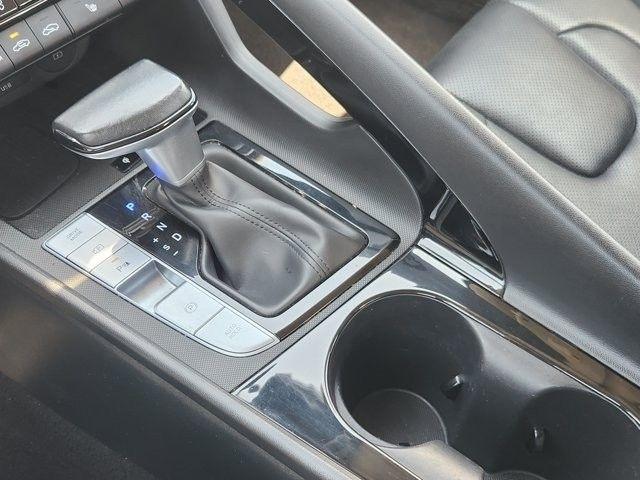 Hyundai Elantra  2024