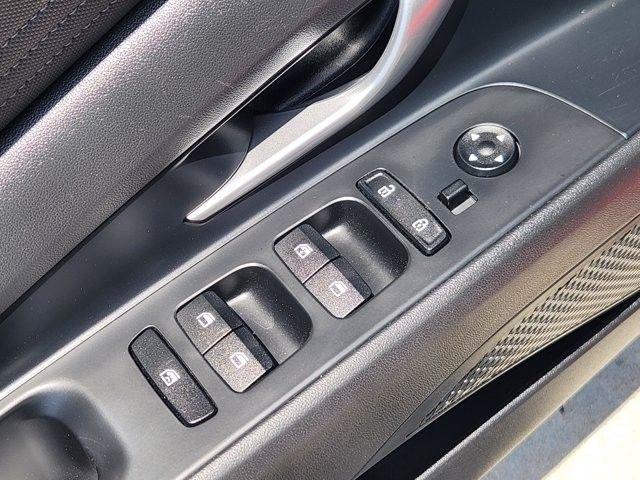 Hyundai Elantra  2024
