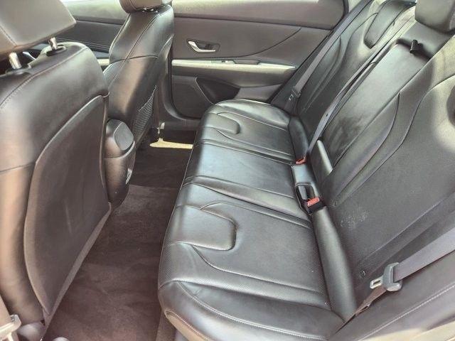 Hyundai Elantra  2024