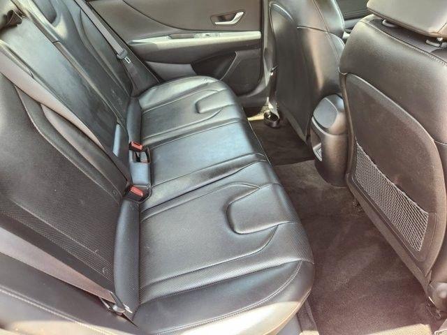 Hyundai Elantra  2024