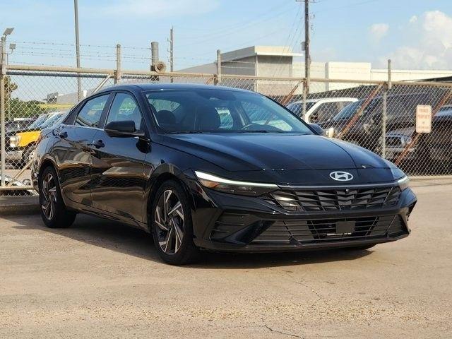 Hyundai Elantra  2024