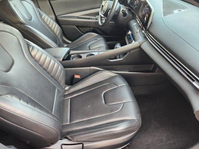 Hyundai Elantra  2024