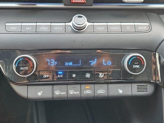 Hyundai Elantra  2024