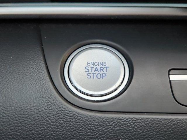 Hyundai Elantra  2024