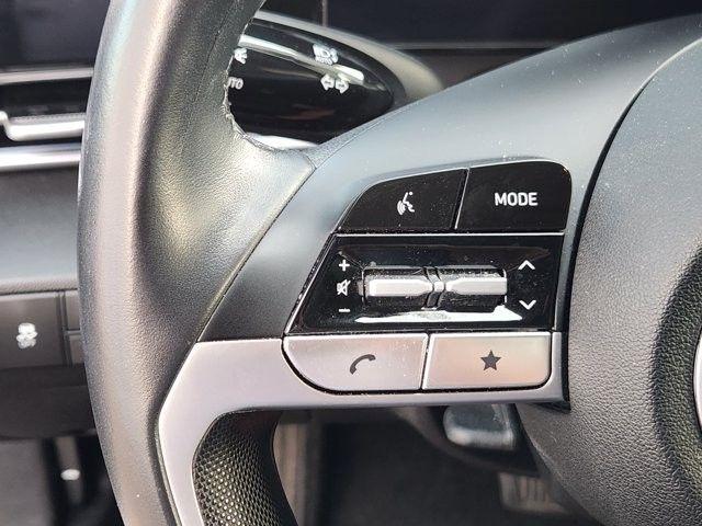 Hyundai Elantra  2024